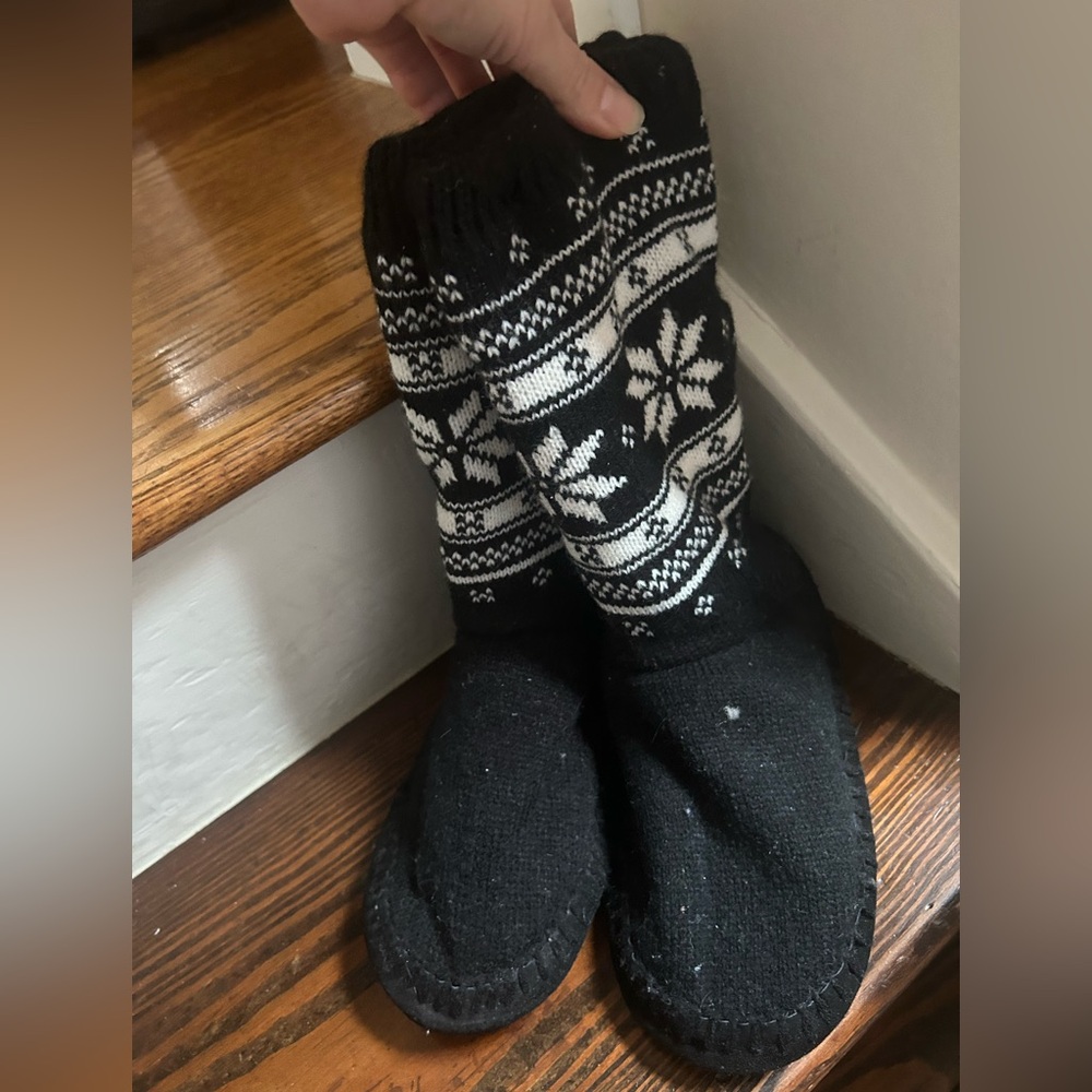 Brand new, never worn Eddie Bauer slippers